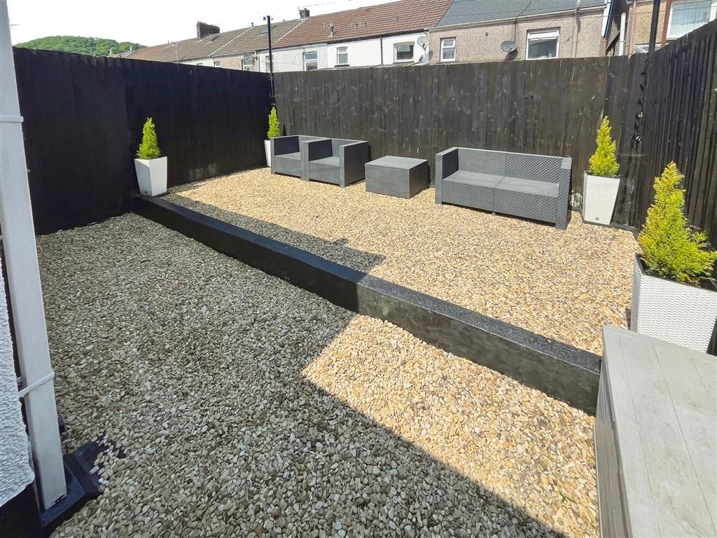 Property photo 2 of 10 Garden