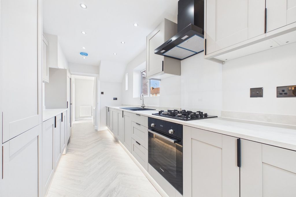 Property photo 3 of 11 Picture No. 21