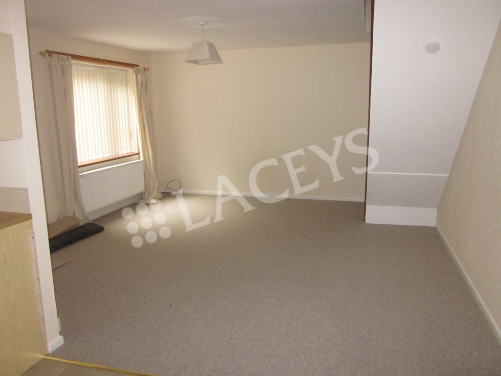 Property photo 3 of 8 ...