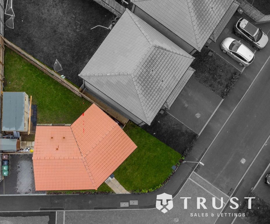 Property photo 2 of 27