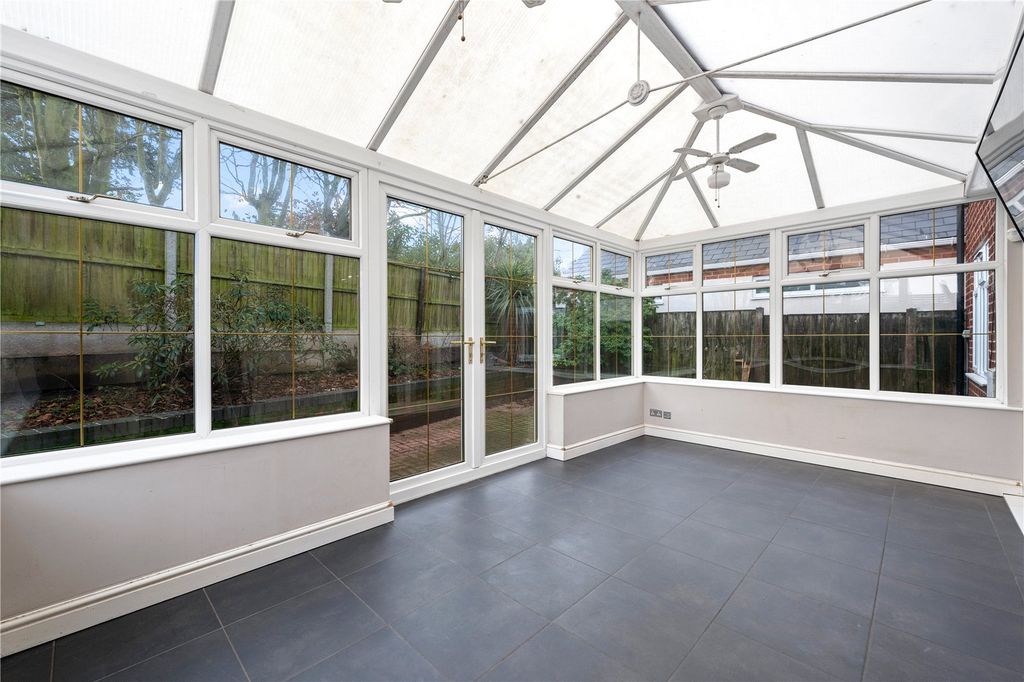 Property photo 3 of 36 Picture No. 10