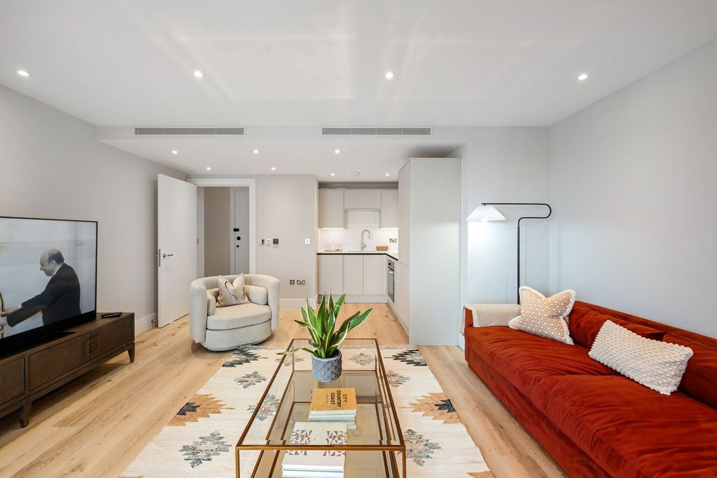 Property photo 3 of 17