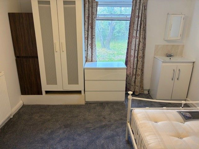 Property photo 3 of 7 Room 3 Marylands Shot 2