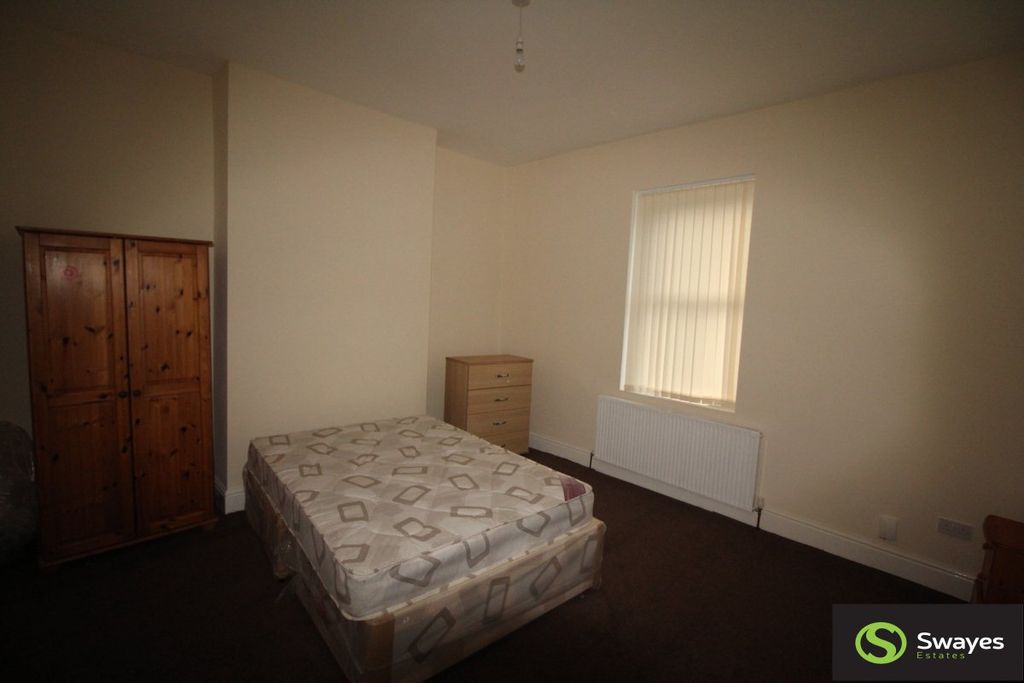 Property photo 2 of 8 Gallery
