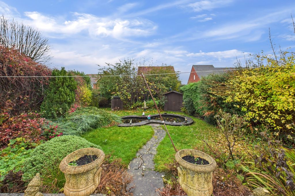 Property photo 2 of 26 Garden