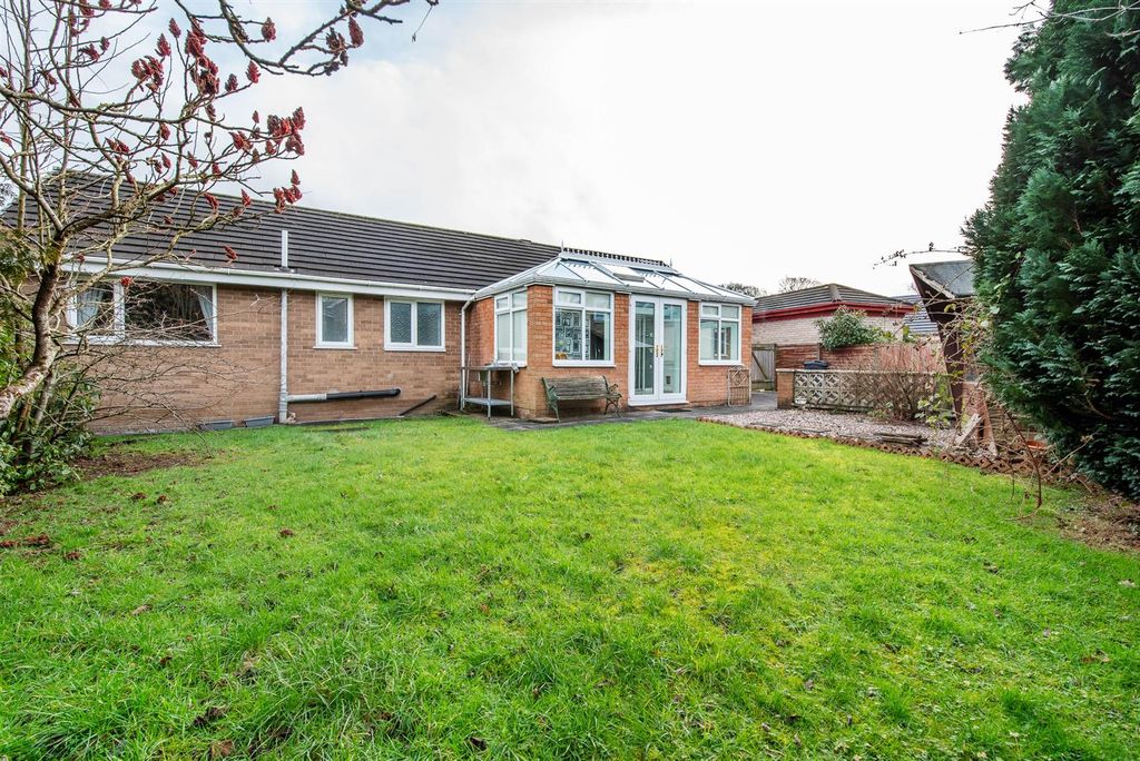 Property photo 2 of 22 Garden