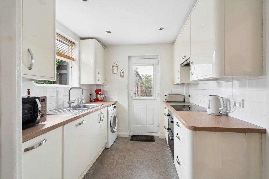 Property photo 2 of 13