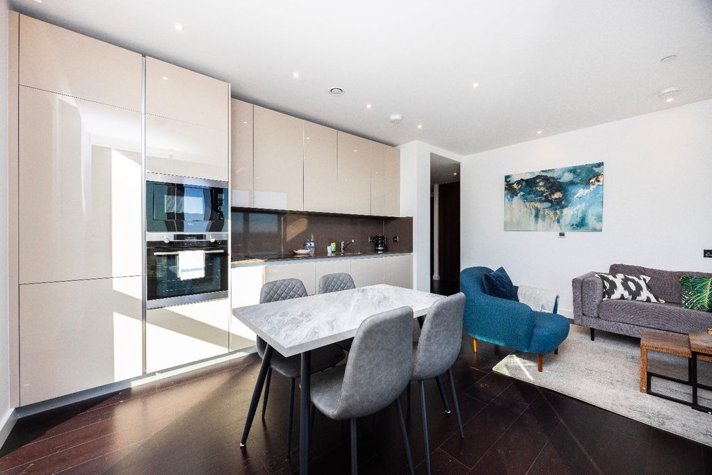 Property photo 2 of 30