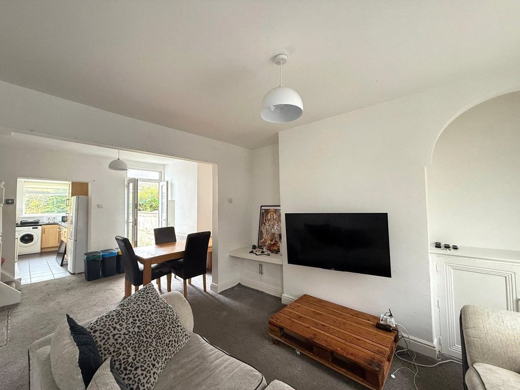 Property photo 2 of 7 Lounge