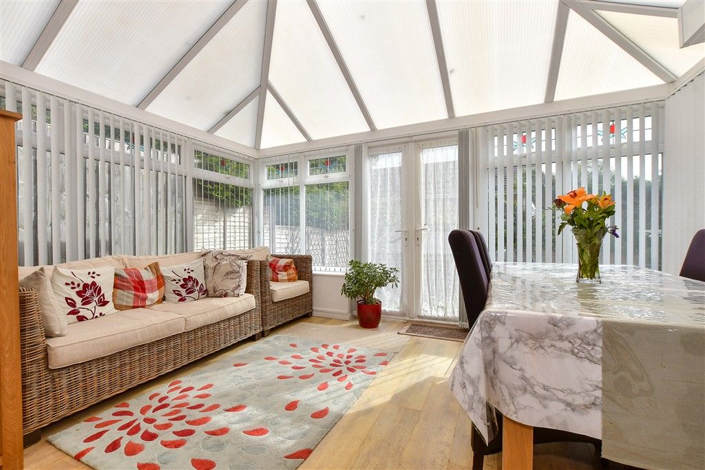 Property photo 3 of 10 Conservatory