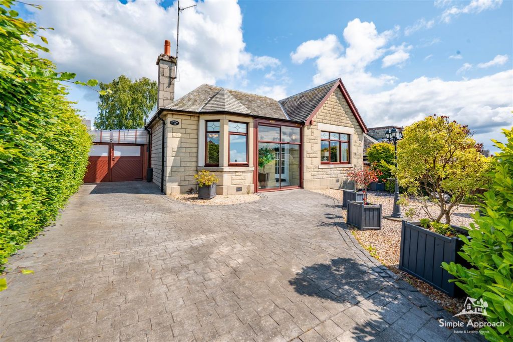 Property photo 1 of 38 Dsc09607-Hdr.Jpg