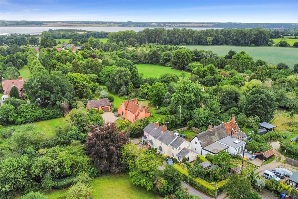 Property photo 3 of 13 Drone