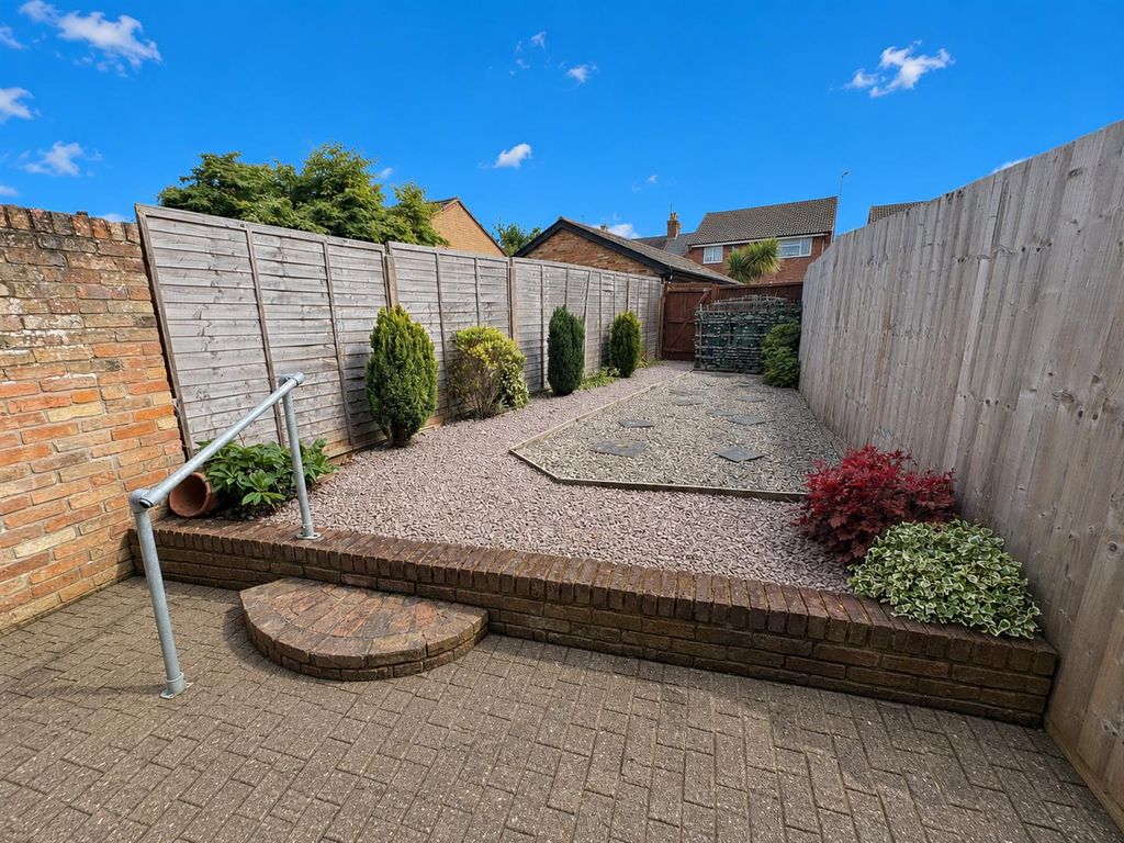Property photo 2 of 12