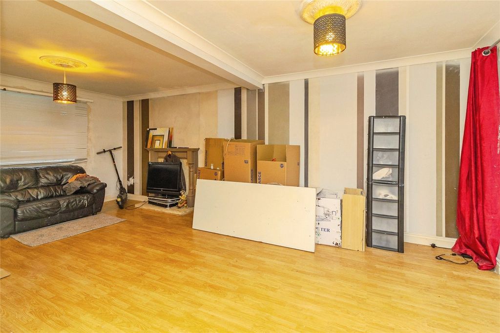 Property photo 2 of 23 Picture No. 05