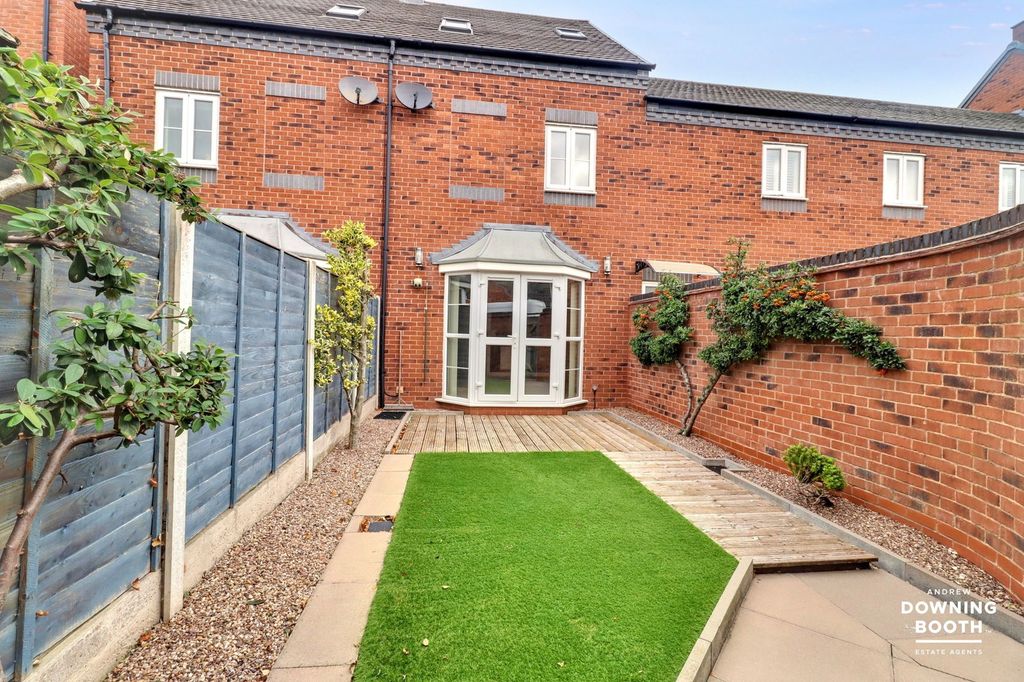 Property photo 2 of 26