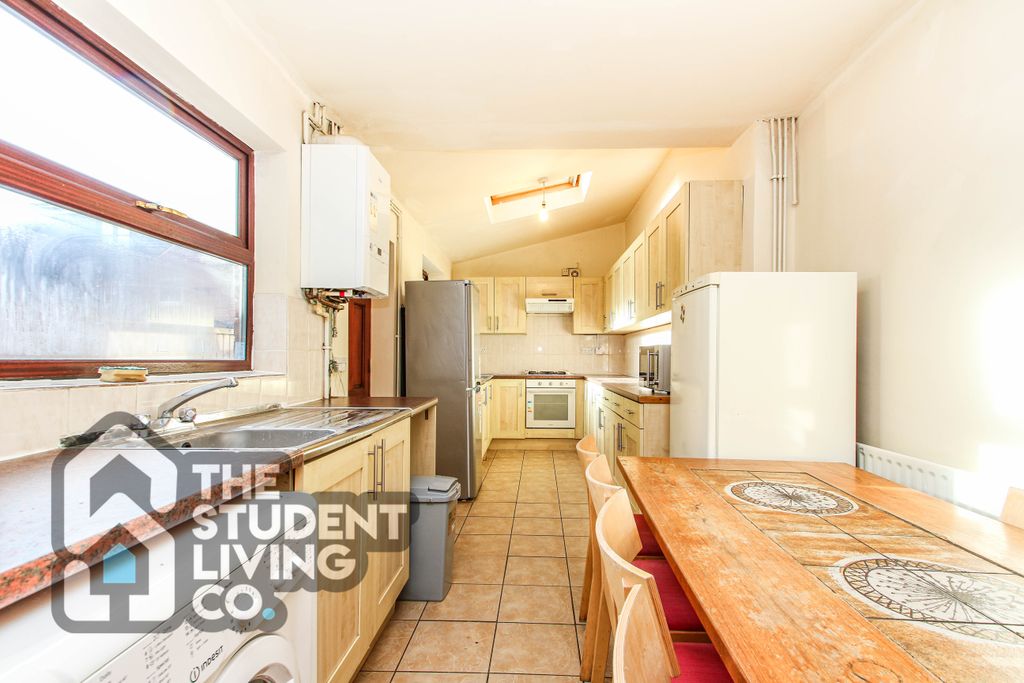 Property photo 2 of 26