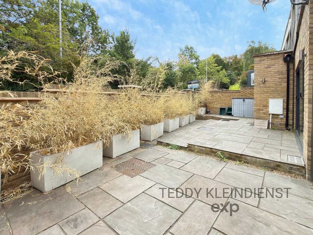 Property photo 3 of 18