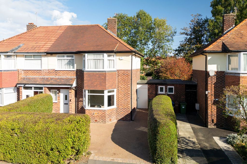 Property photo 1 of 31