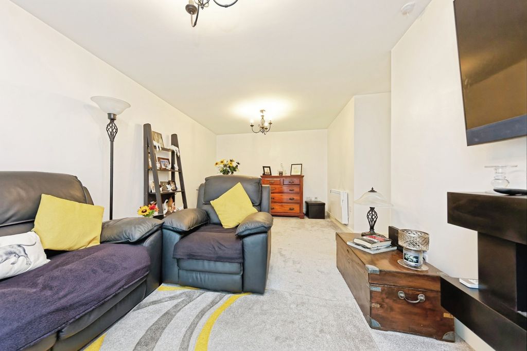 Property photo 3 of 17 Photo