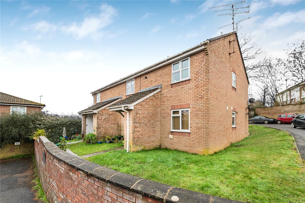 Property photo 1 of 10 Picture No. 12