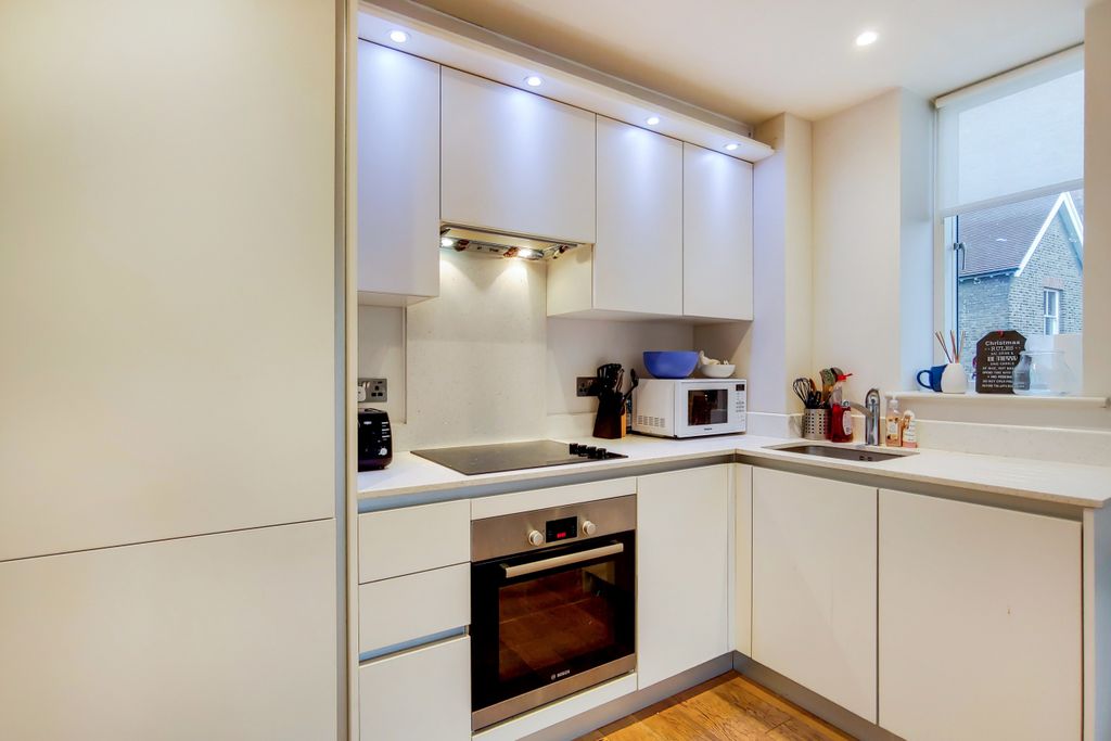 Property photo 3 of 11 Kitchen | Reception