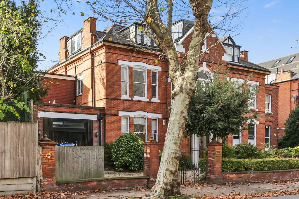 Property photo 1 of 12