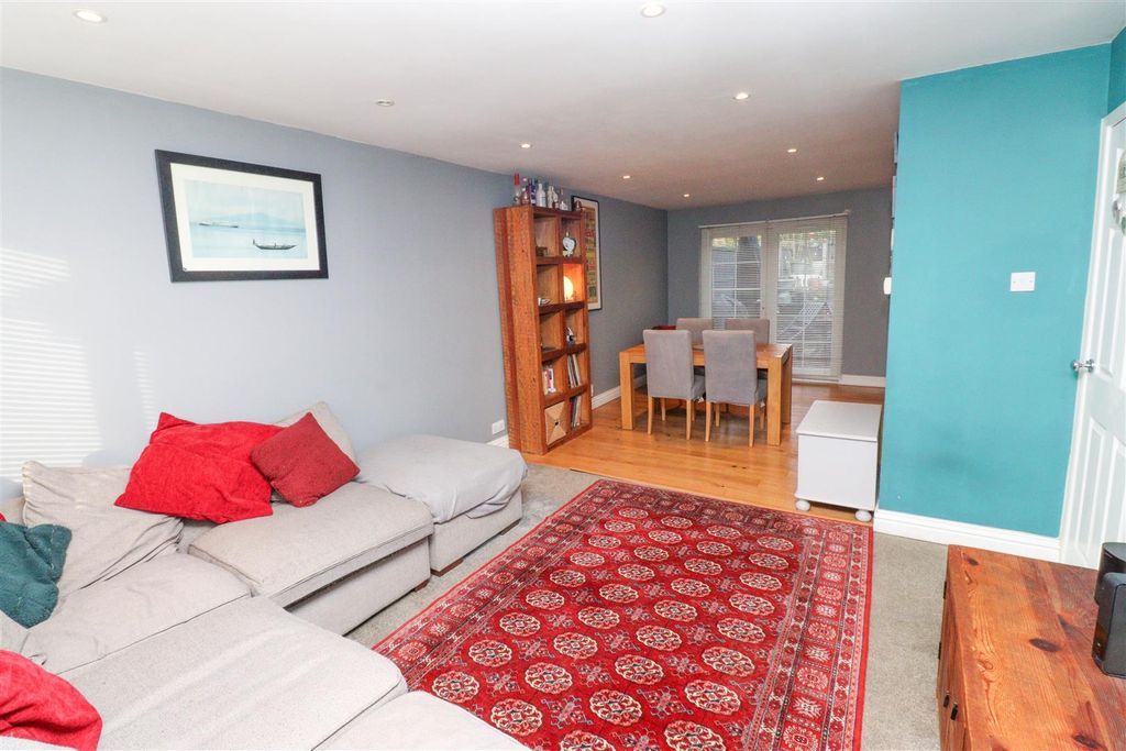 Property photo 3 of 19 Lounge/Dining Room