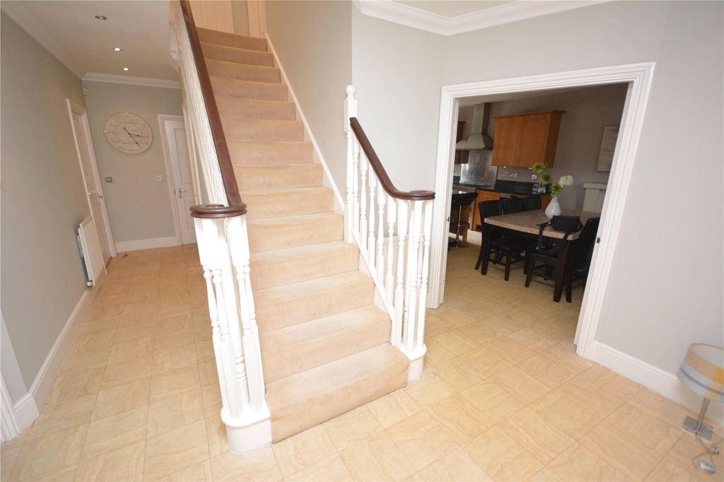 Property photo 2 of 15 Hallway