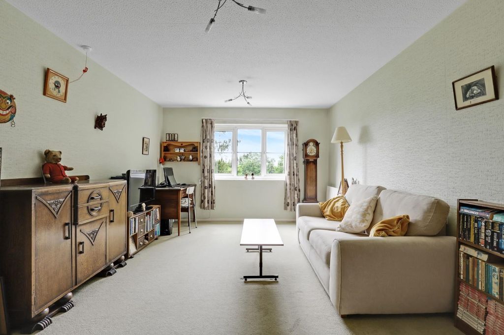 Property photo 2 of 11 05-6451Jhpropworld - 22 Albermarle Lodge - 13.Jpg