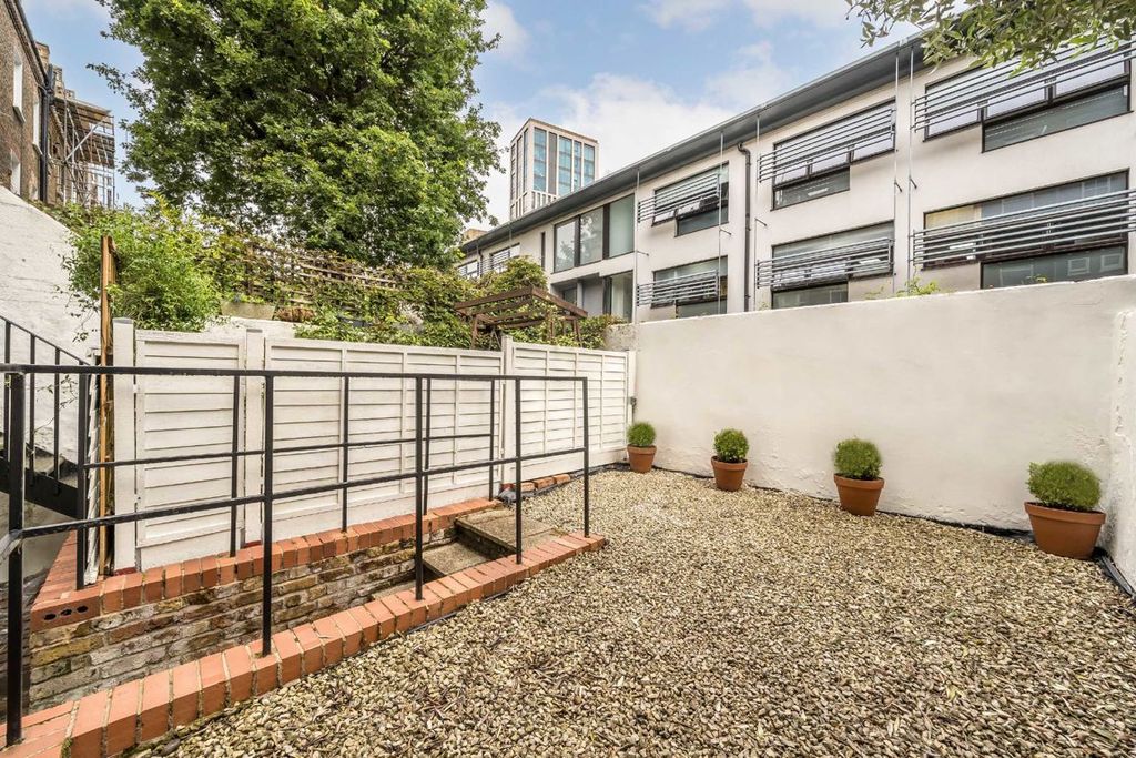 Property photo 2 of 7