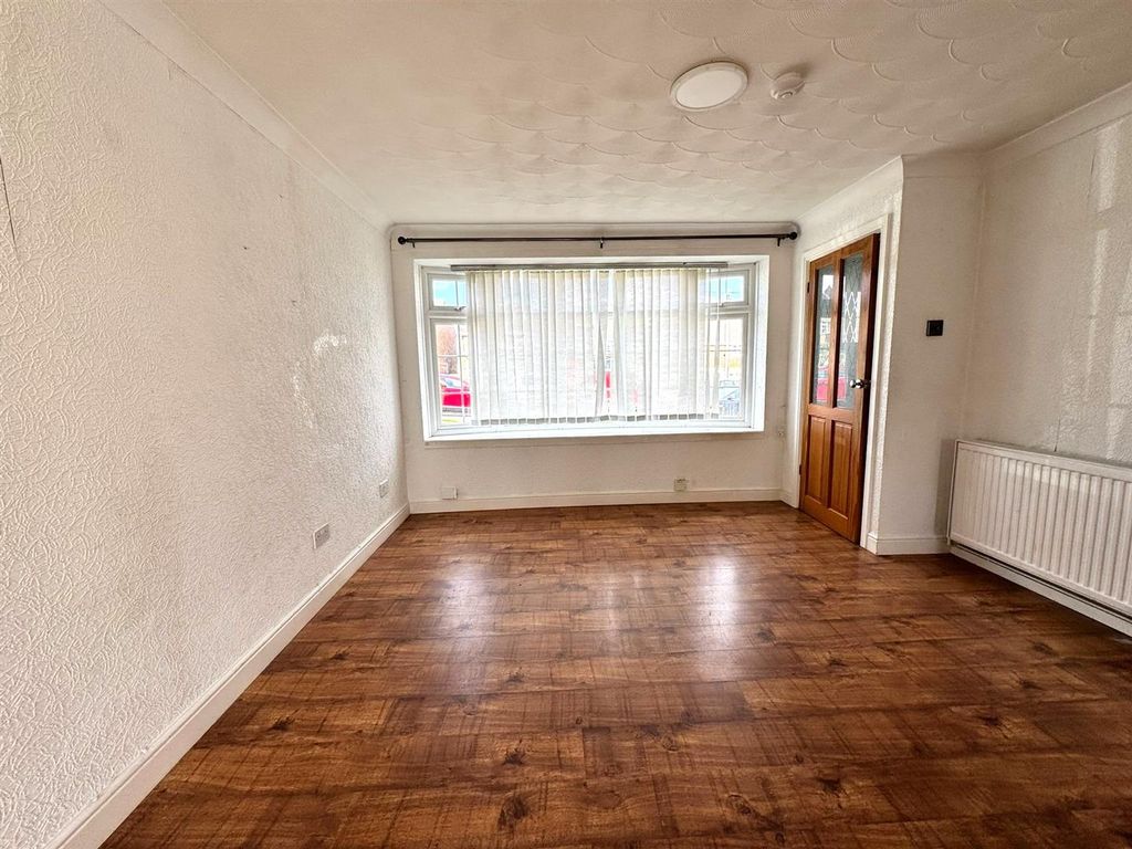 Property photo 2 of 12 Lounge.Jpeg