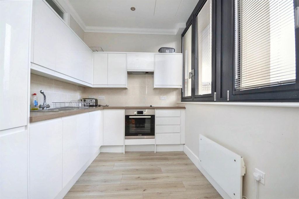 Property photo 3 of 9 5Oop4Vg5Bukozgow_Zkwqq (1).Jpg