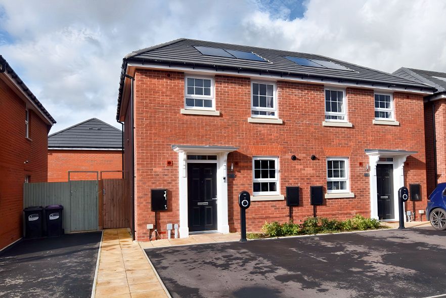 Property photo 1 of 18 Front Aspect 1