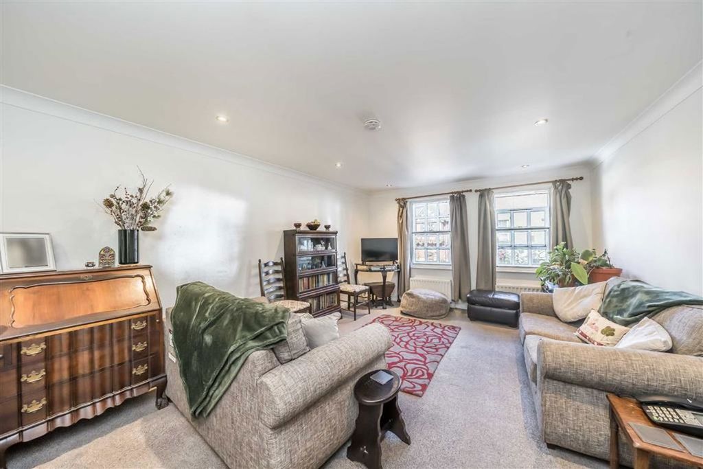 Property photo 2 of 4