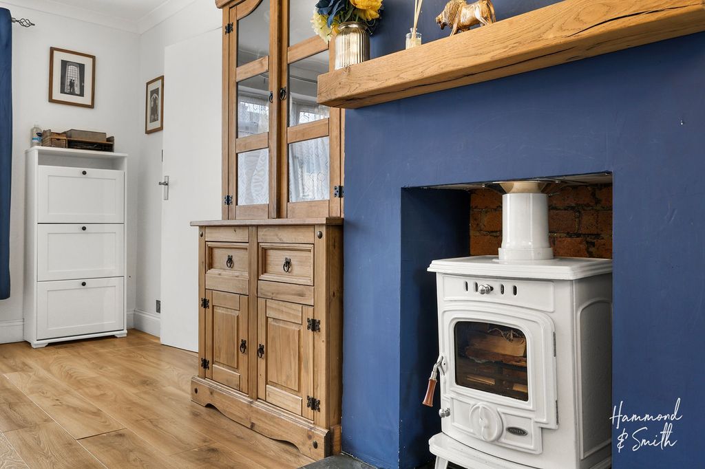 Property photo 3 of 19