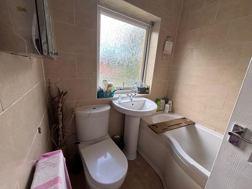 Property photo 3 of 4 7905F1A3-Cbbf-4c8c-Ba62-E08E39ee4F65.Jpg