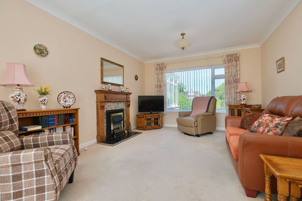 Property photo 3 of 17