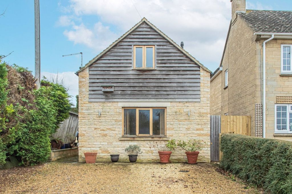 Property photo 2 of 24