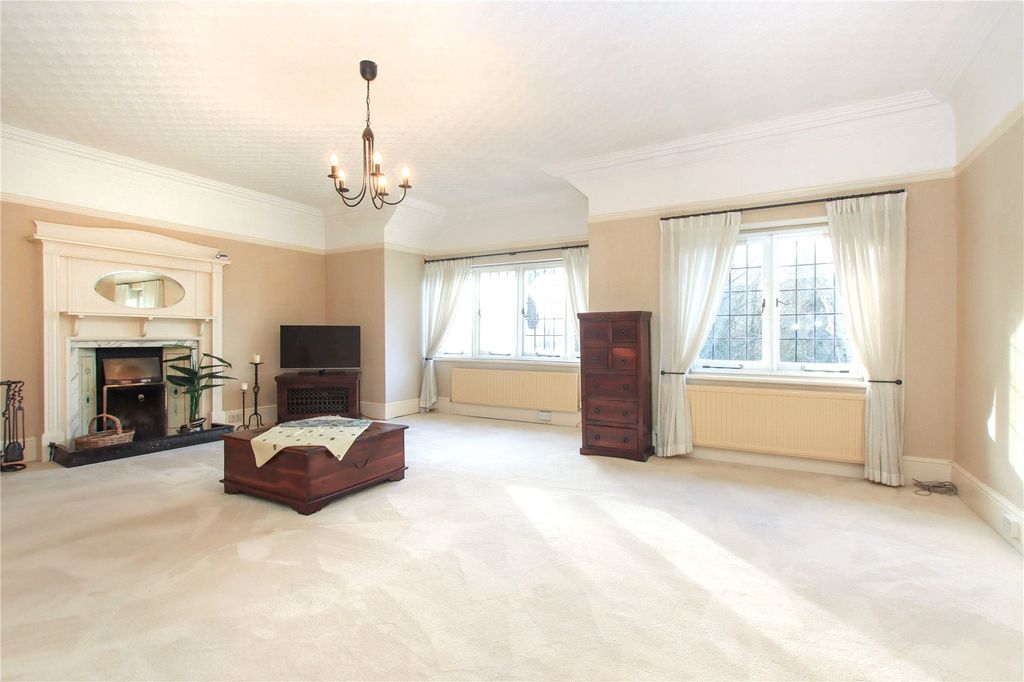 Property photo 2 of 15 Sitting Dining Room