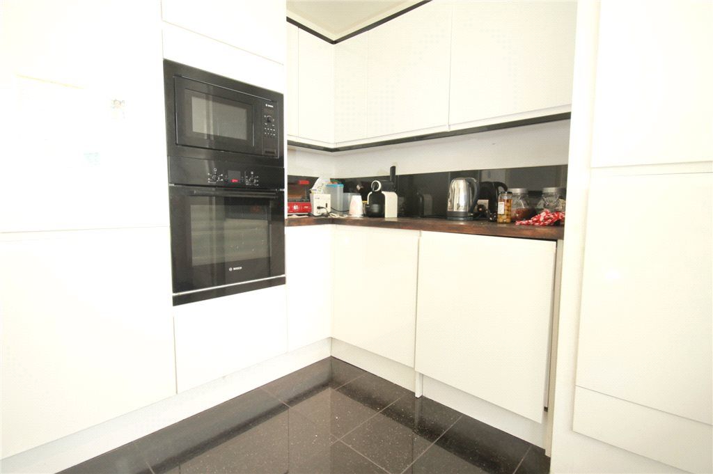 Property photo 3 of 11 Kitchen