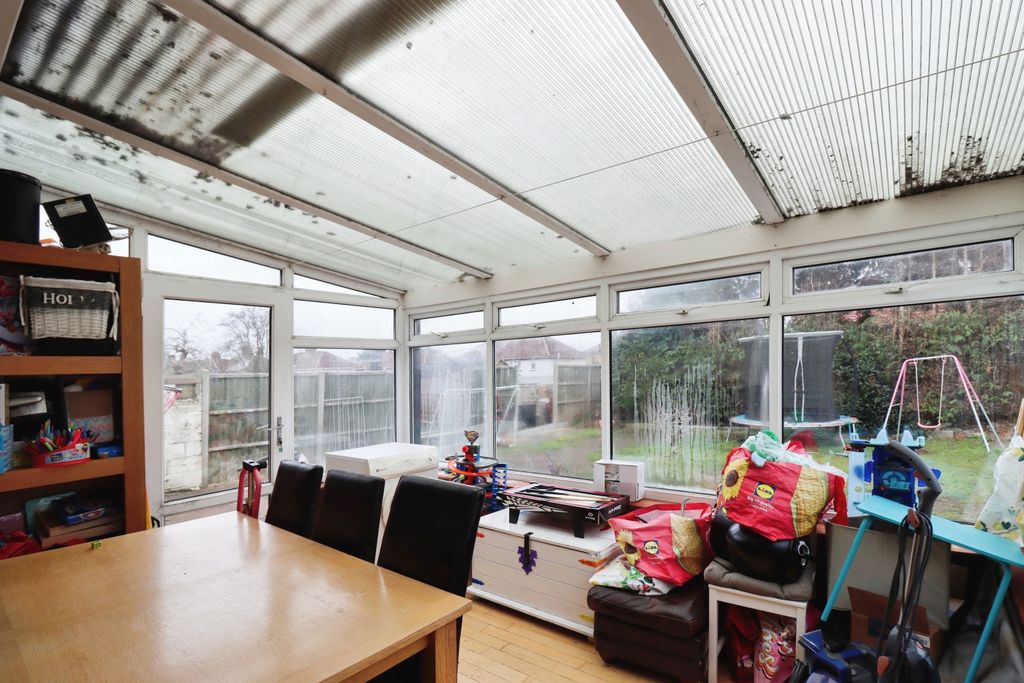 Property photo 3 of 17 Conservatory