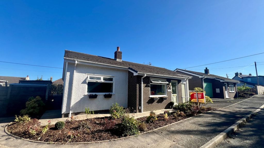 Property photo 1 of 28