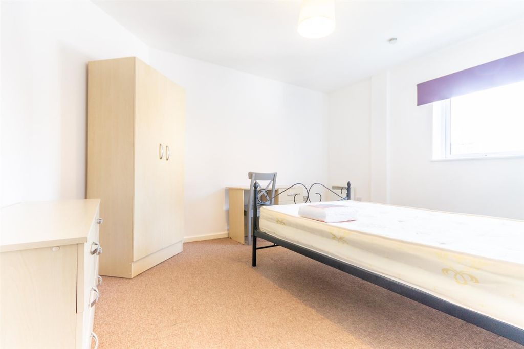 Property photo 3 of 8 Img_9054-Hdr.Jpg