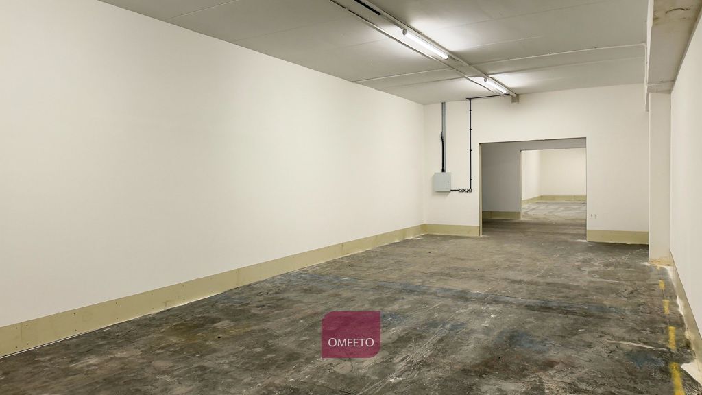 Property photo 1 of 5 Unit To Rent