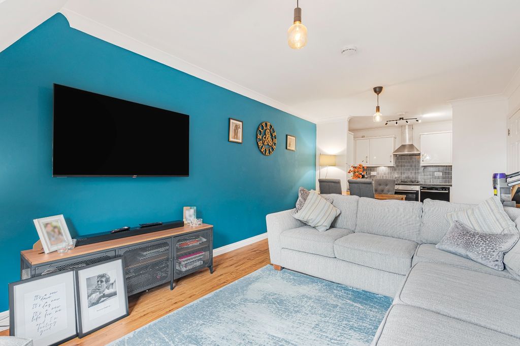 Property photo 3 of 20 4482346