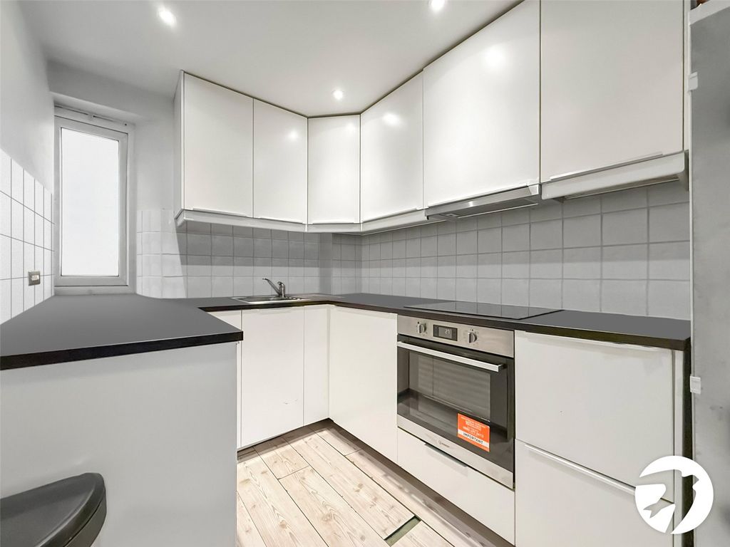 Property photo 1 of 7 Kitchen