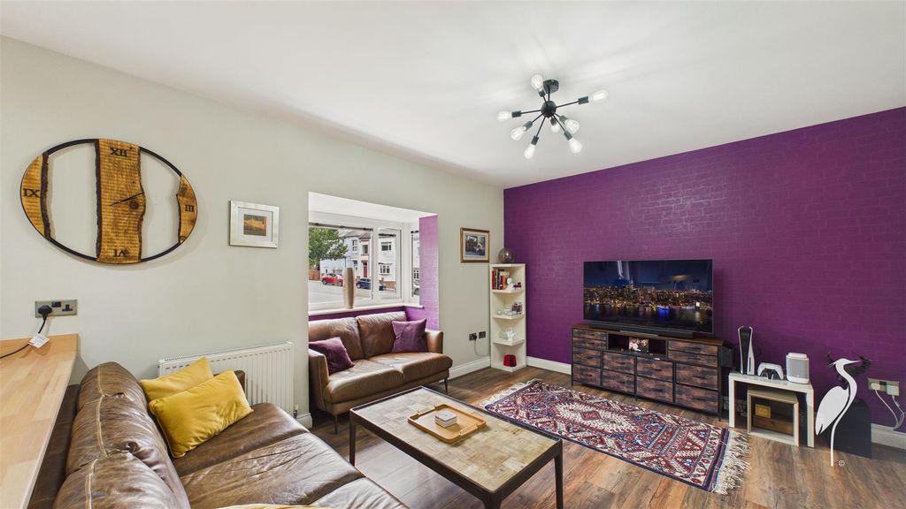 Property photo 3 of 16 Open Lounge & Kitchen