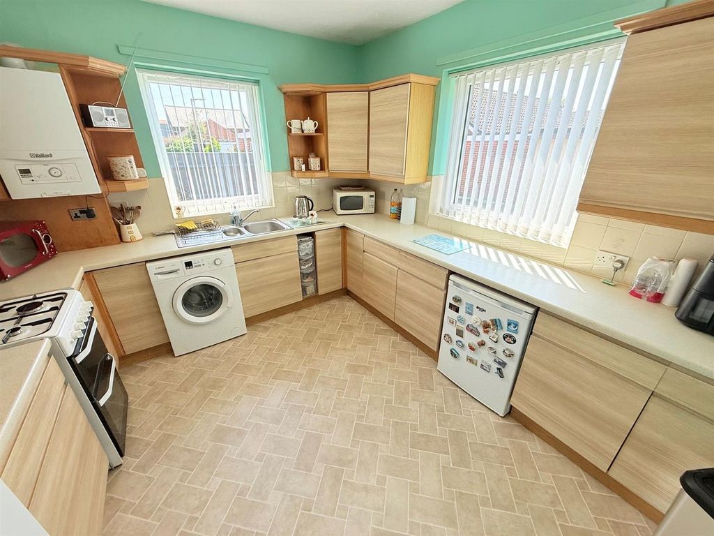 Property photo 3 of 22 Kitchen