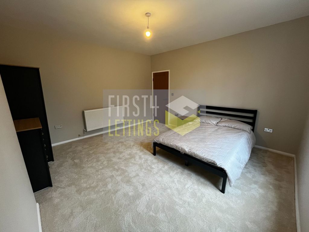 Property photo 2 of 11 Photo 5