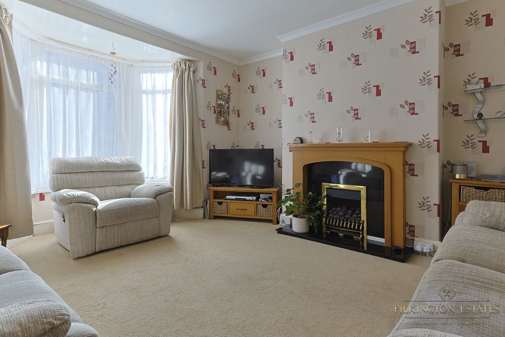 Property photo 2 of 16 4302202